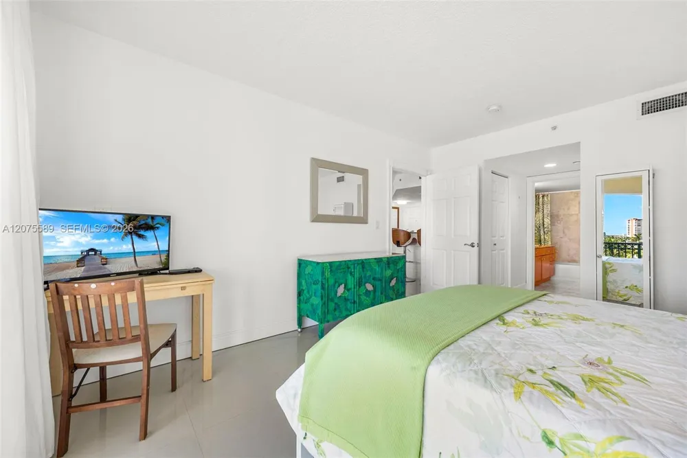 201 Golden Isles Dr #505 Hallandale Beach, FL 33009