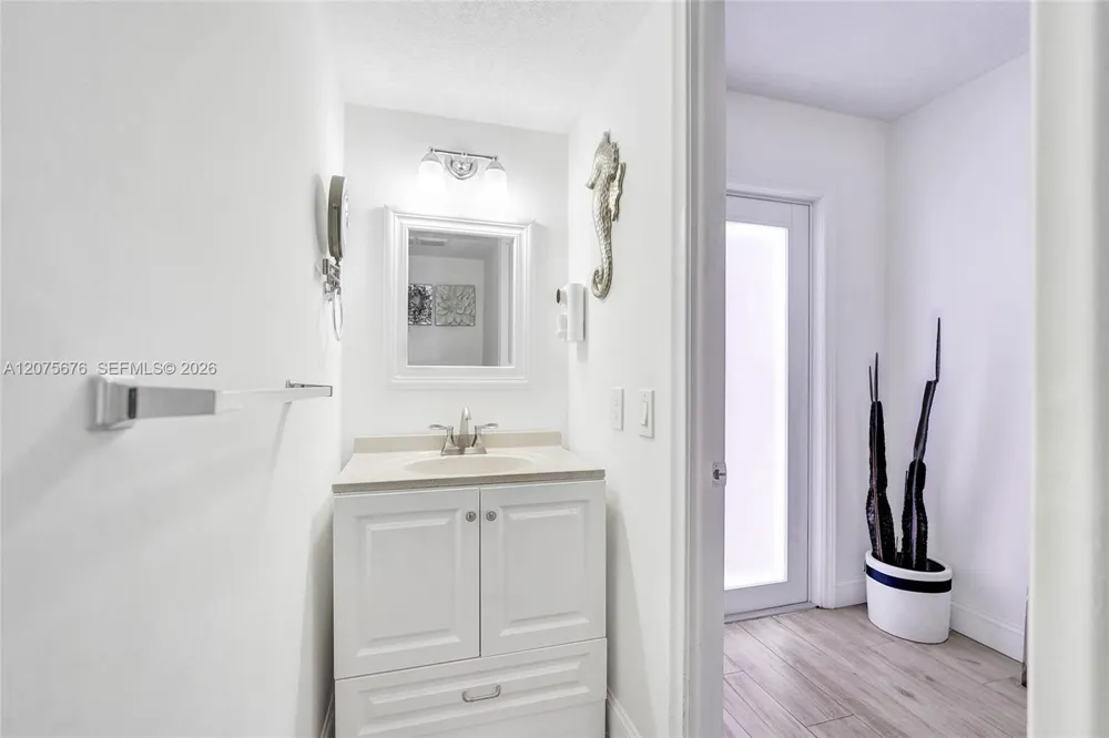 2716 NE 8th St #2716 Hallandale Beach, FL 33009