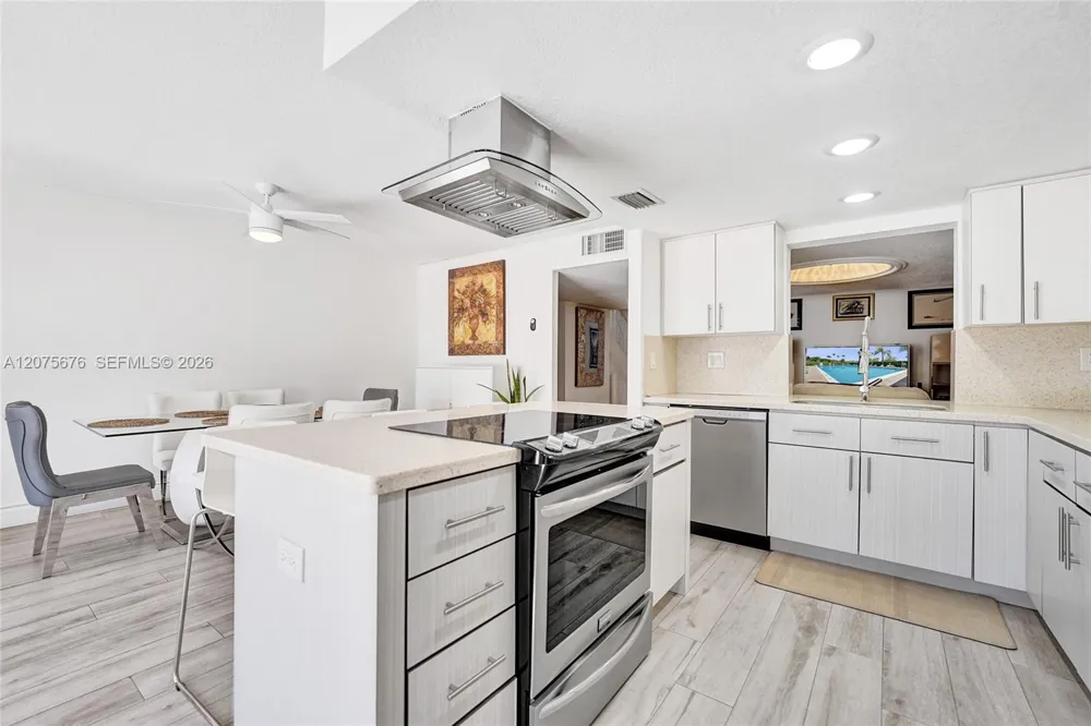 2716 NE 8th St #2716 Hallandale Beach, FL 33009