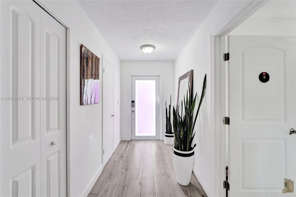 2716 NE 8th St #2716 Hallandale Beach, FL 33009