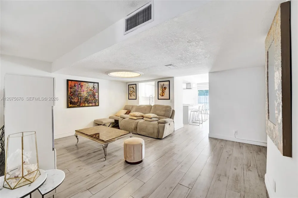 2716 NE 8th St #2716 Hallandale Beach, FL 33009