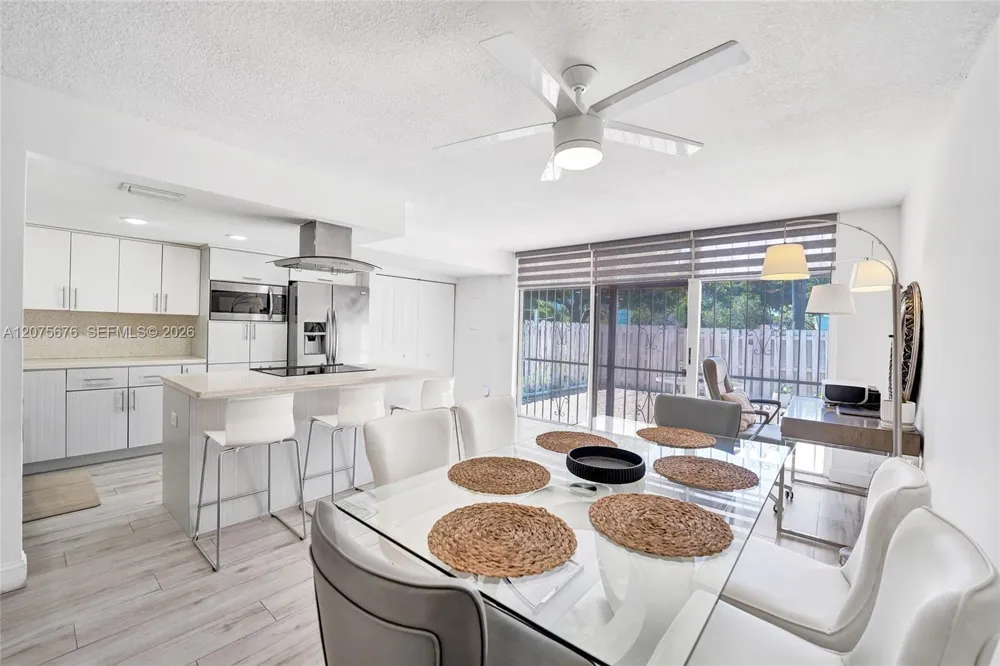 2716 NE 8th St #2716 Hallandale Beach, FL 33009