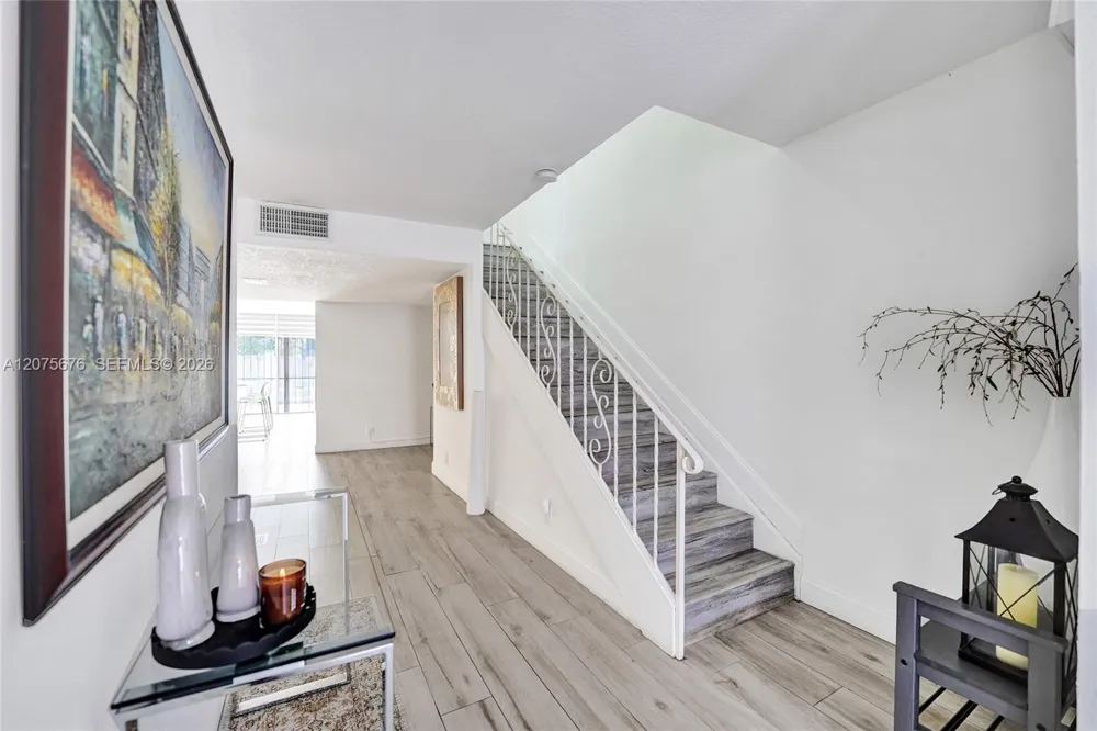 2716 NE 8th St #2716 Hallandale Beach, FL 33009