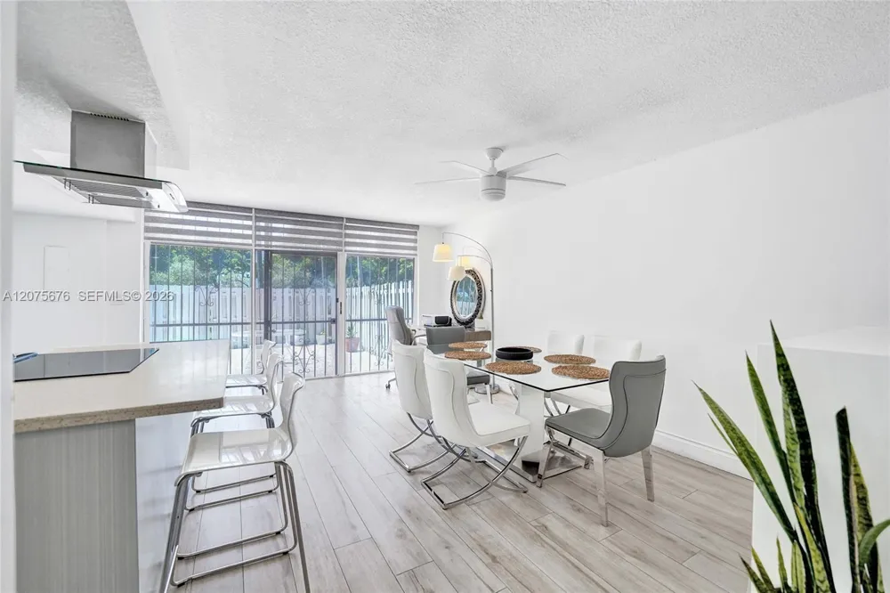 2716 NE 8th St #2716 Hallandale Beach, FL 33009