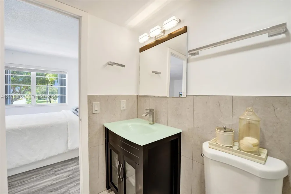2716 NE 8th St #2716 Hallandale Beach, FL 33009
