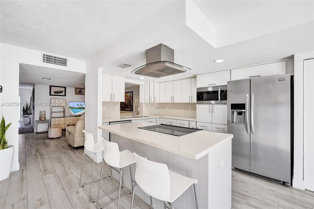 2716 NE 8th St #2716 Hallandale Beach, FL 33009