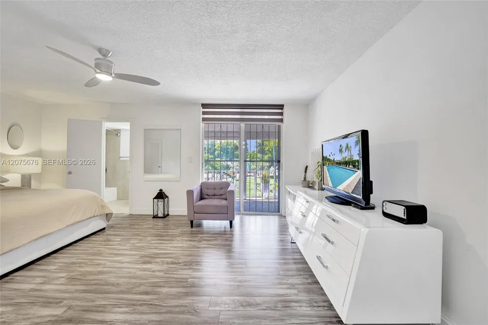 2716 NE 8th St #2716 Hallandale Beach, FL 33009