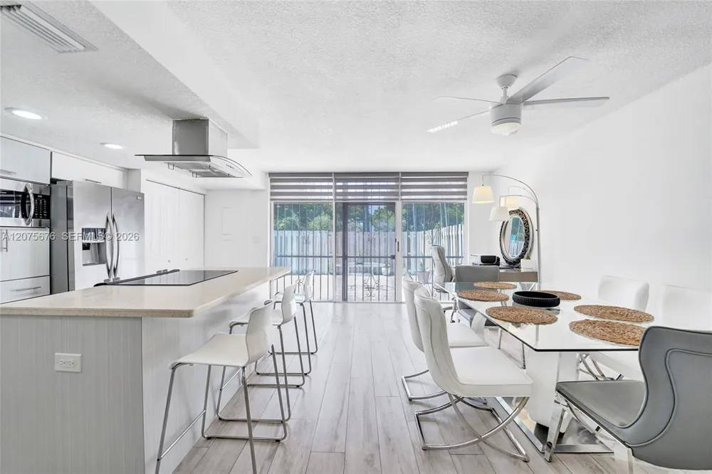 2716 NE 8th St #2716 Hallandale Beach, FL 33009