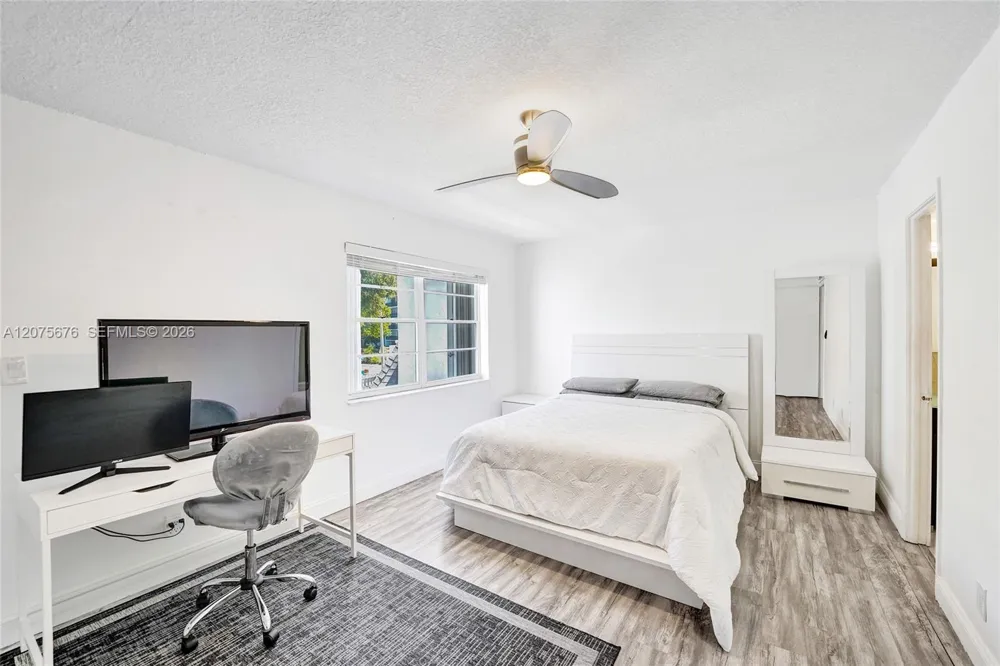 2716 NE 8th St #2716 Hallandale Beach, FL 33009