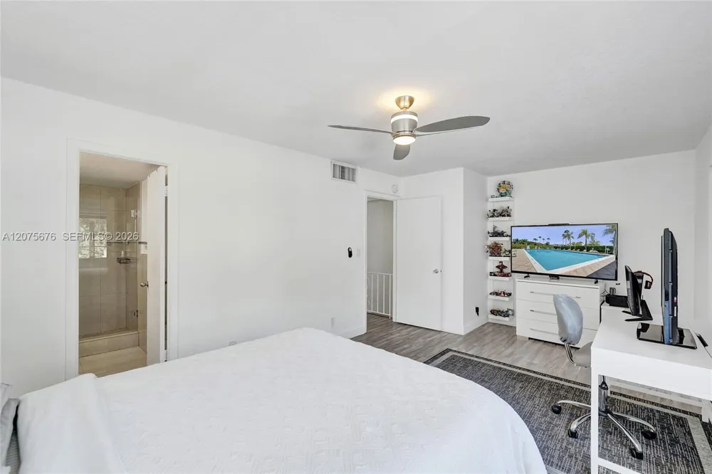 2716 NE 8th St #2716 Hallandale Beach, FL 33009
