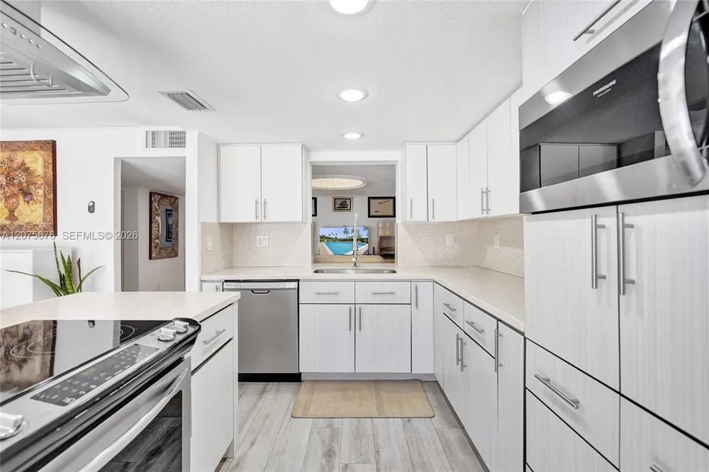 2716 NE 8th St #2716 Hallandale Beach, FL 33009