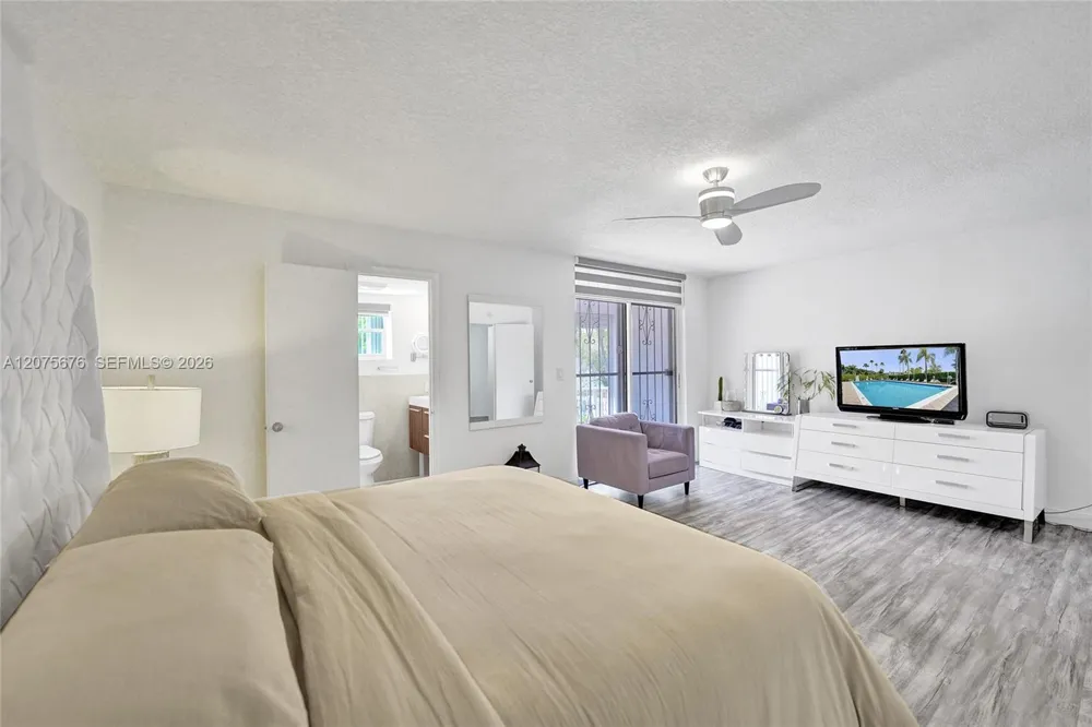 2716 NE 8th St #2716 Hallandale Beach, FL 33009