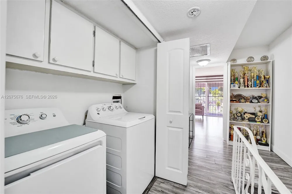 2716 NE 8th St #2716 Hallandale Beach, FL 33009