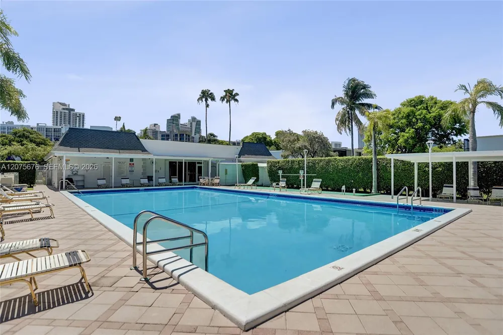 2716 NE 8th St #2716 Hallandale Beach, FL 33009