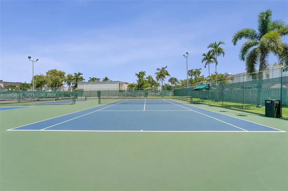 2716 NE 8th St #2716 Hallandale Beach, FL 33009