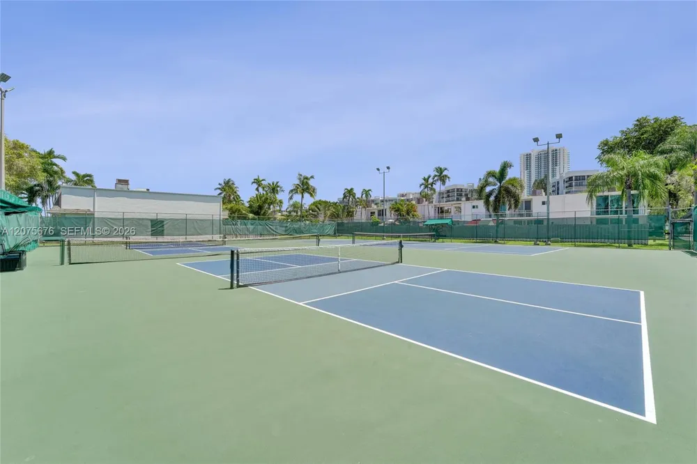 2716 NE 8th St #2716 Hallandale Beach, FL 33009