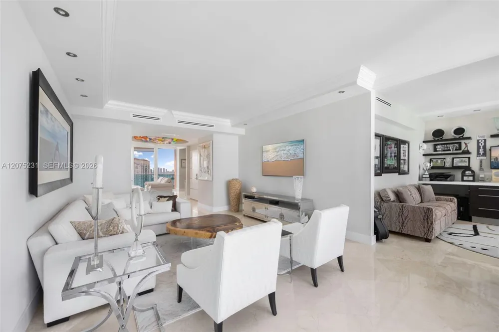300 Pointe Dr #2806 Miami Beach, FL 33139