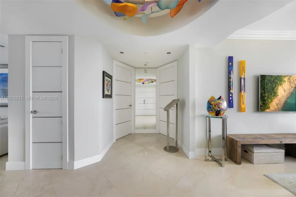 300 Pointe Dr #2806 Miami Beach, FL 33139