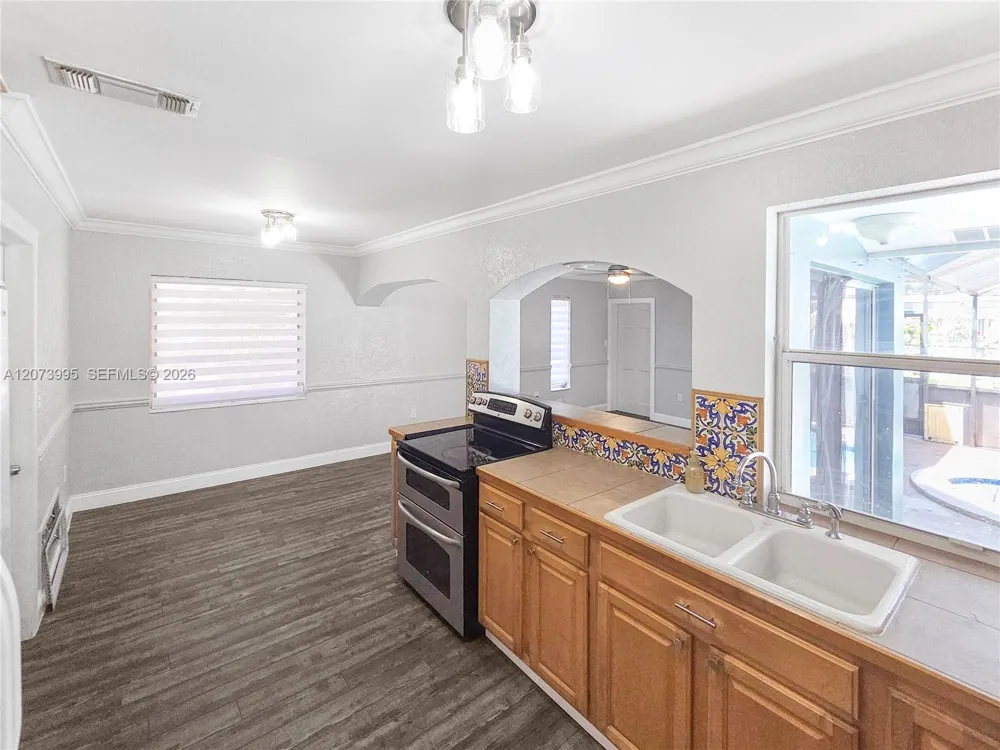 7505 Cleveland St Hollywood, FL 33024