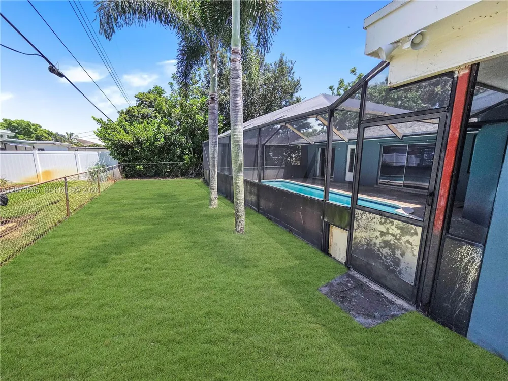 7505 Cleveland St Hollywood, FL 33024