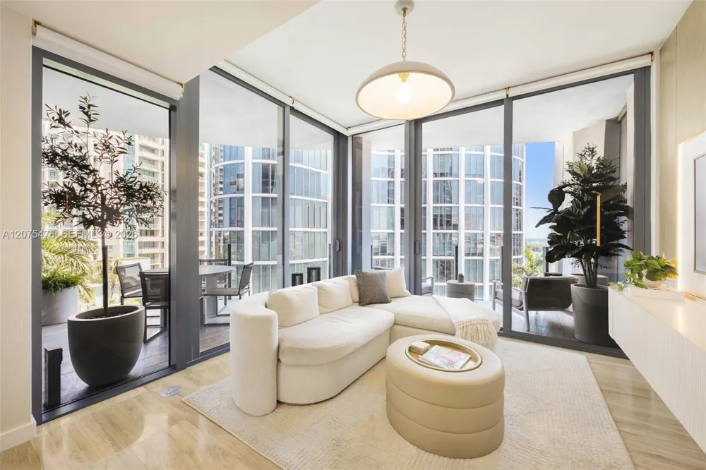 2831 S Bayshore Dr #804 Coconut Grove, FL 33133