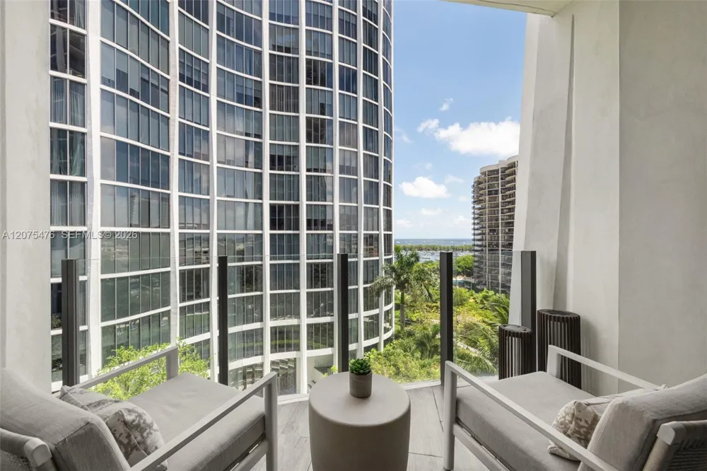 2831 S Bayshore Dr #804 Coconut Grove, FL 33133