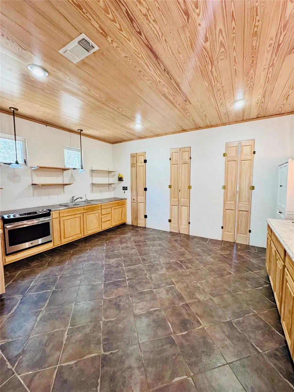 195 Park Drive La Grange, TX 78945