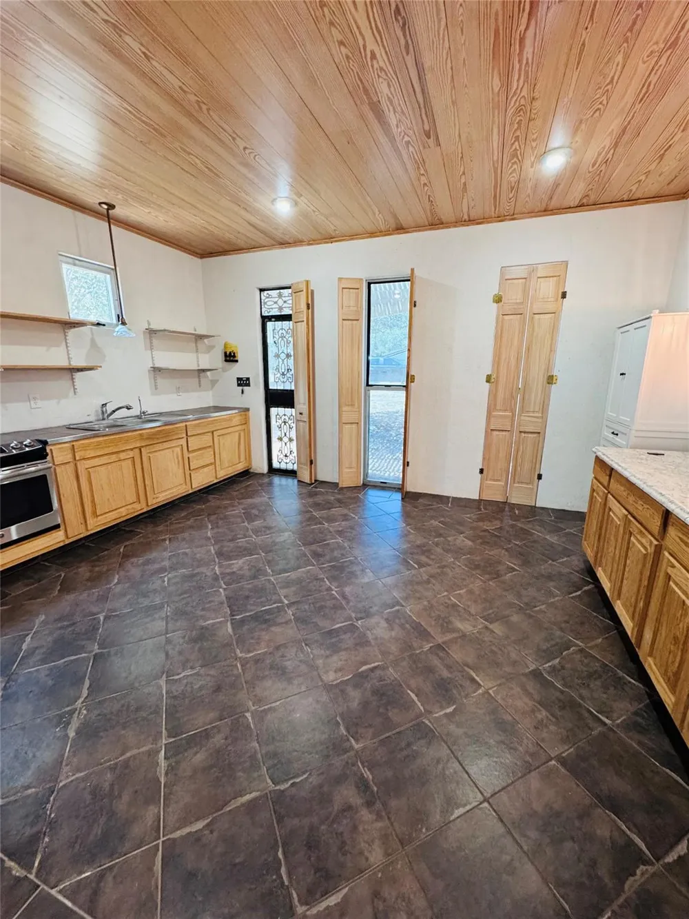 195 Park Drive La Grange, TX 78945
