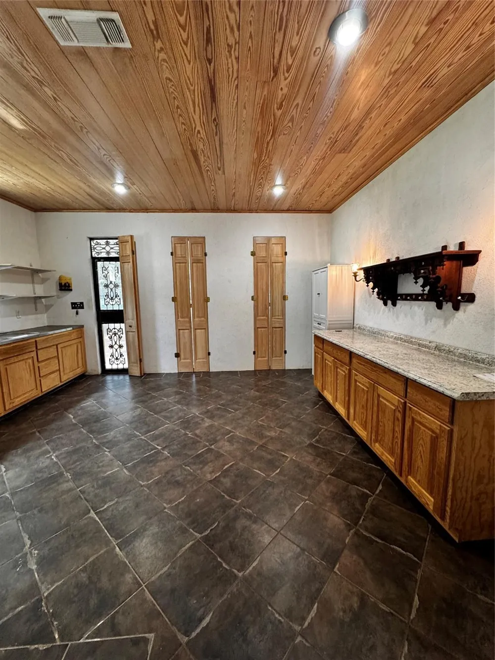 195 Park Drive La Grange, TX 78945