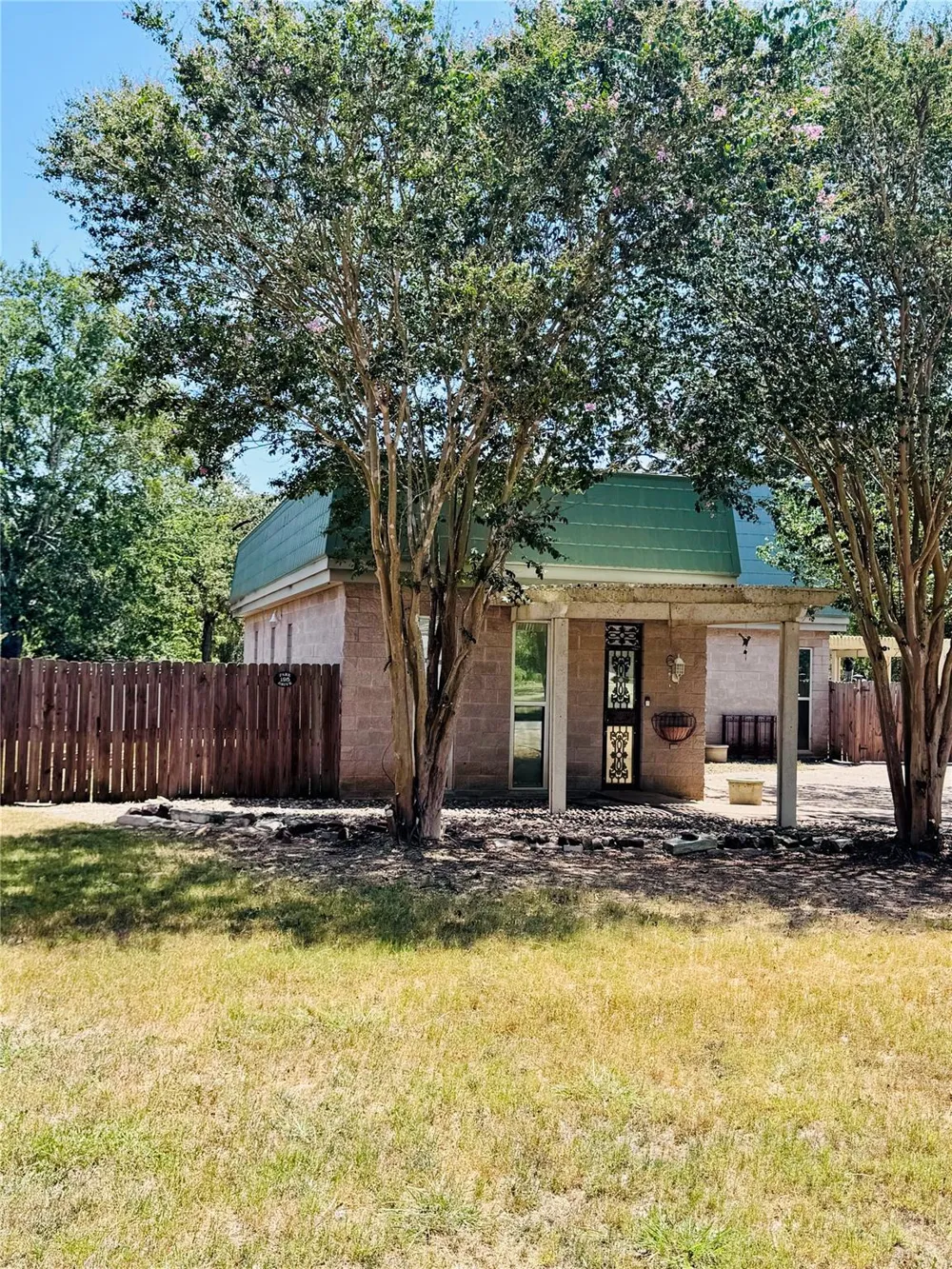 195 Park Drive La Grange, TX 78945