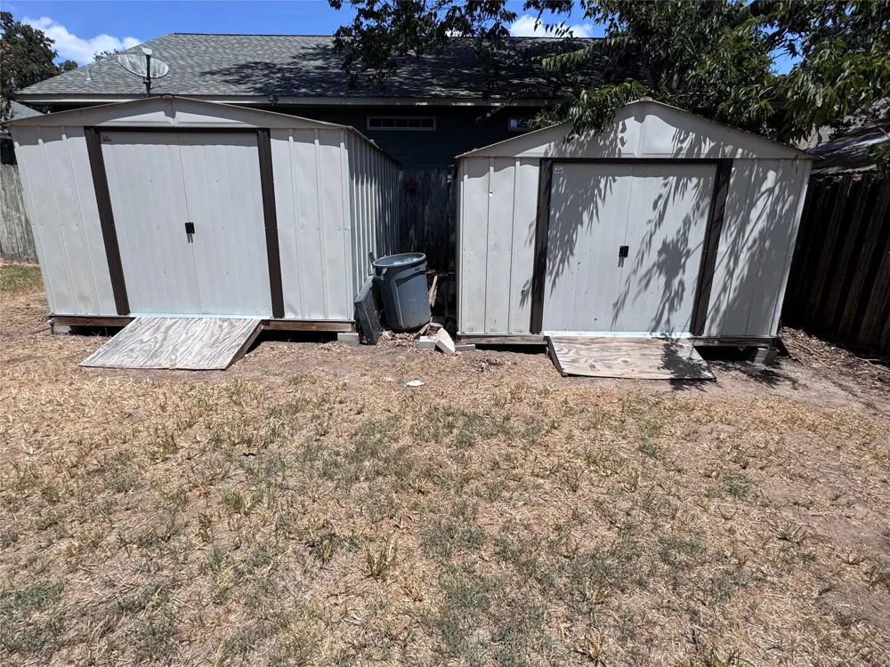195 Park Drive La Grange, TX 78945