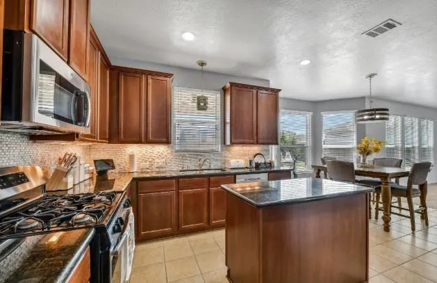410 Havenstone Lane La Marque, TX 77568