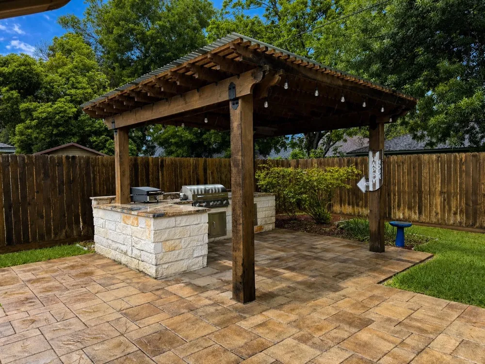 913 Cannan Drive Angleton, TX 77515