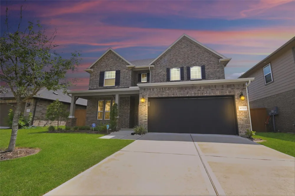 10723 Cliffs View Drive Rosharon, TX 77583