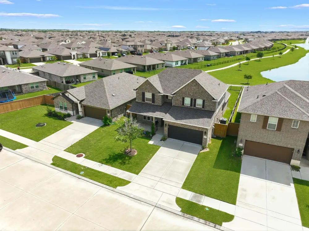 10723 Cliffs View Drive Rosharon, TX 77583