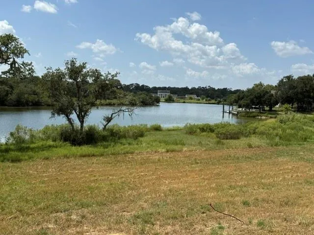 4420 Leslies Way Dickinson, TX 77539