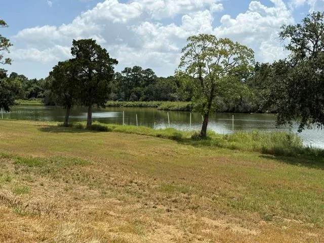 4420 Leslies Way Dickinson, TX 77539