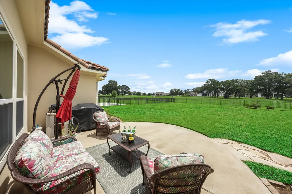 230 Lawrence Marshall Drive Hempstead, TX 77445