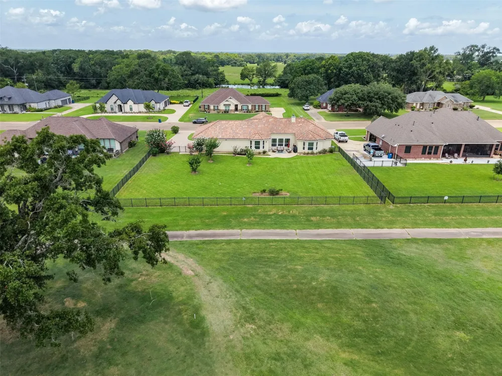230 Lawrence Marshall Drive Hempstead, TX 77445