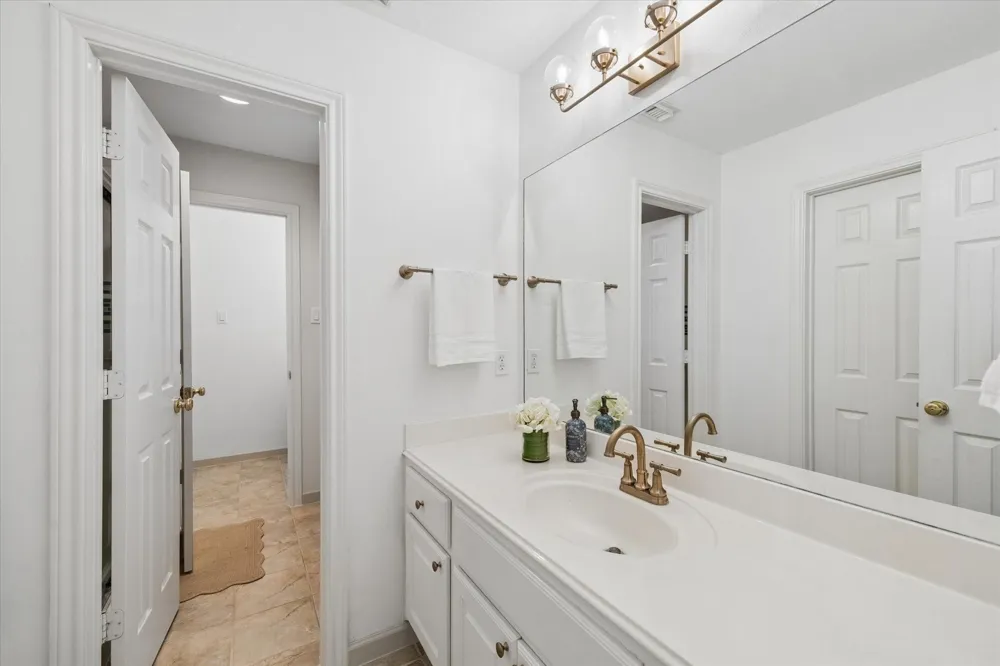 5353 Hidalgo Street Houston, TX 77056