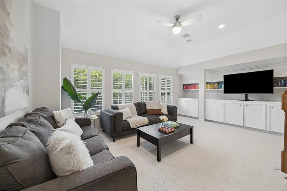 5353 Hidalgo Street Houston, TX 77056