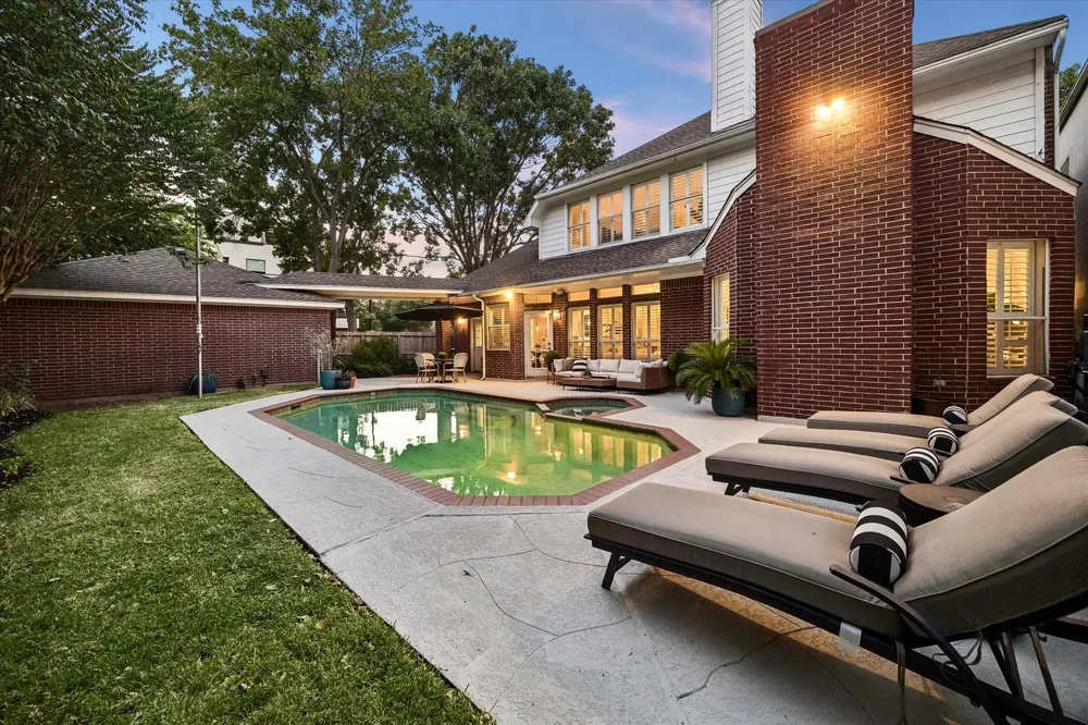 5353 Hidalgo Street Houston, TX 77056
