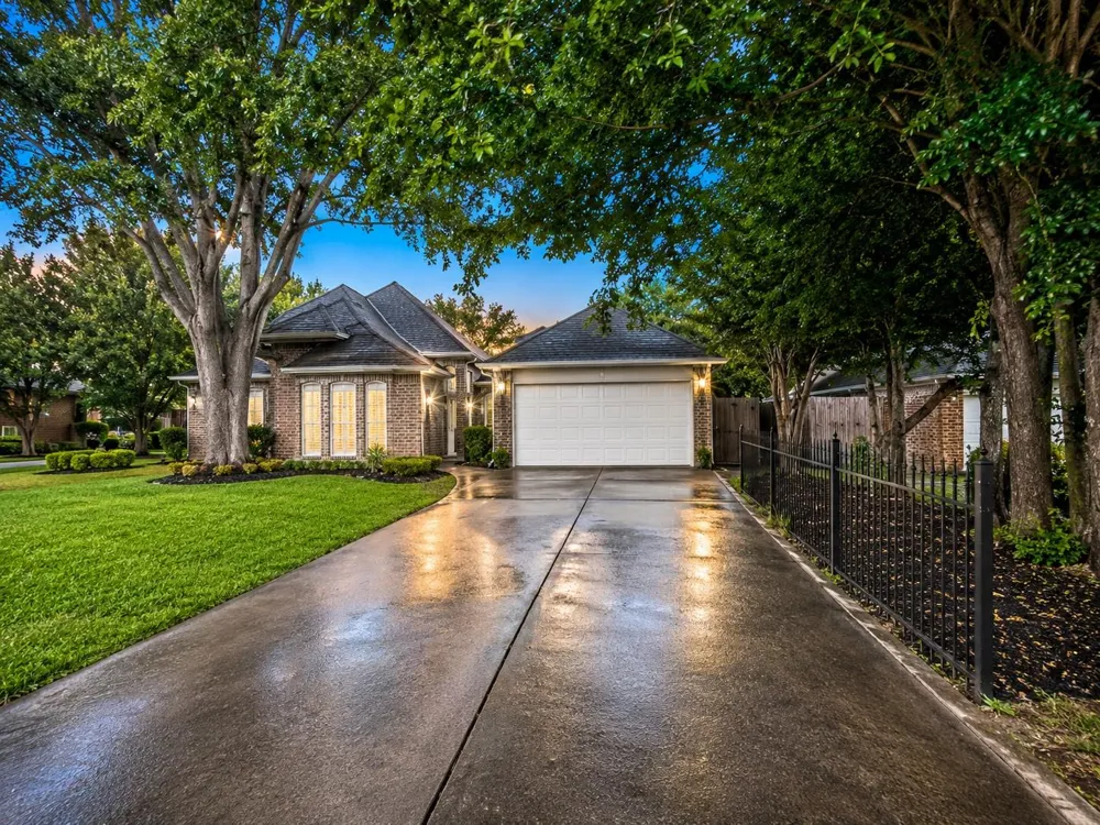 5353 Hidalgo Street Houston, TX 77056