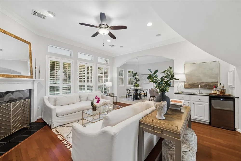 5353 Hidalgo Street Houston, TX 77056