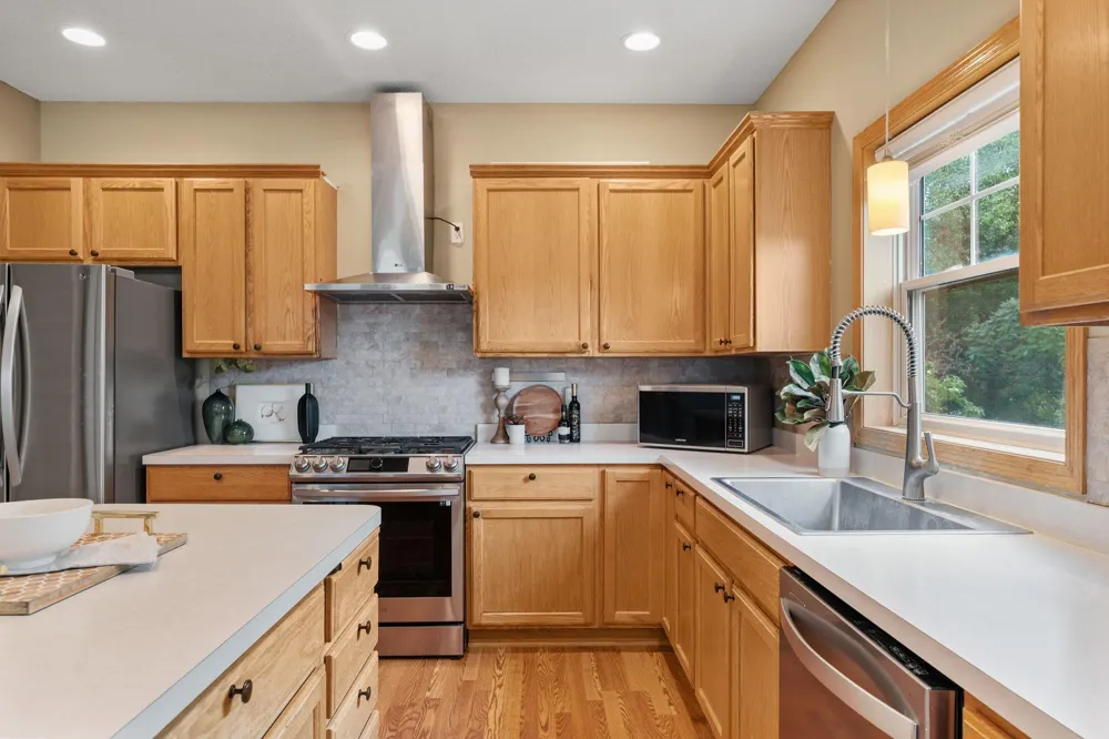 11863 86th Avenue Maple Grove, MN 55369
