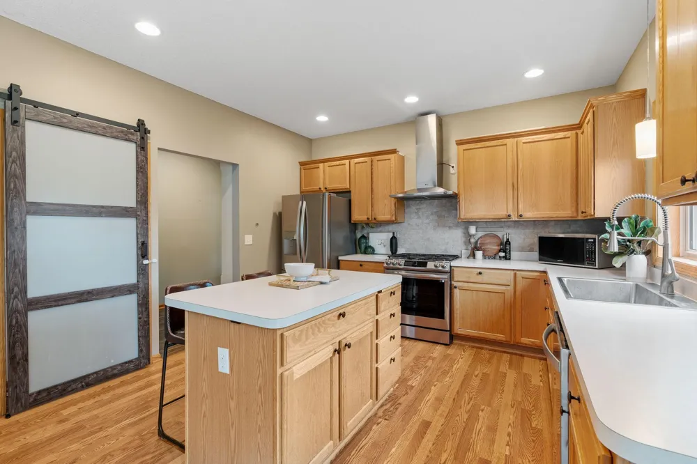 11863 86th Avenue Maple Grove, MN 55369
