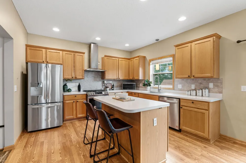 11863 86th Avenue Maple Grove, MN 55369
