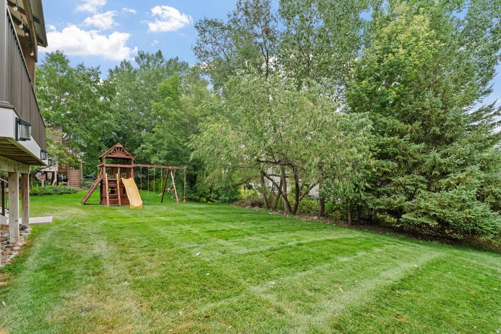 11863 86th Avenue Maple Grove, MN 55369