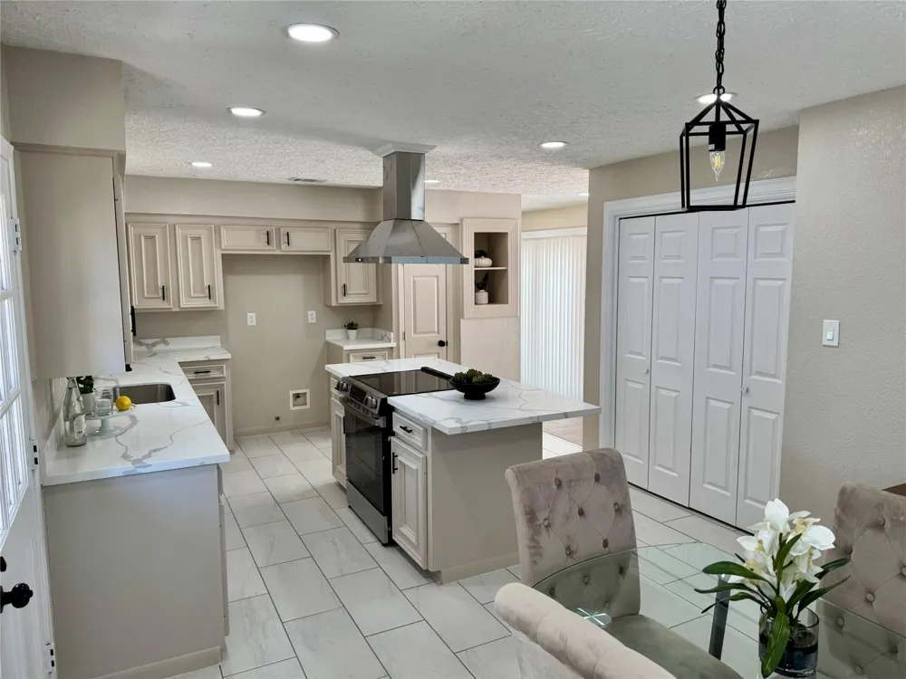 4231 Meadowbank Drive Seabrook, TX 77586