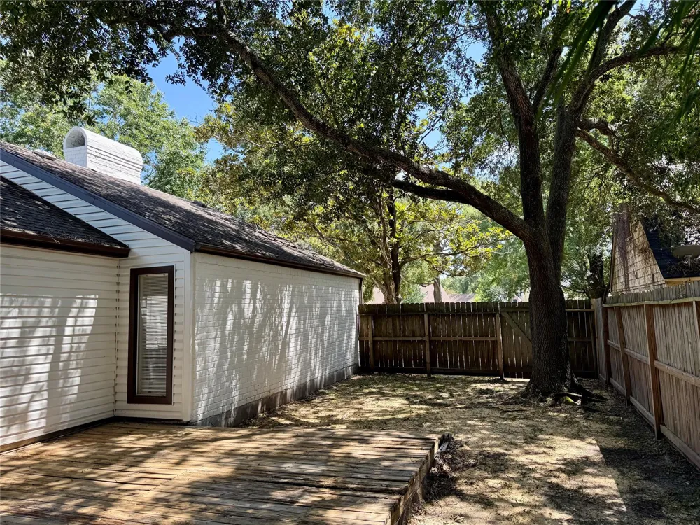 4231 Meadowbank Drive Seabrook, TX 77586